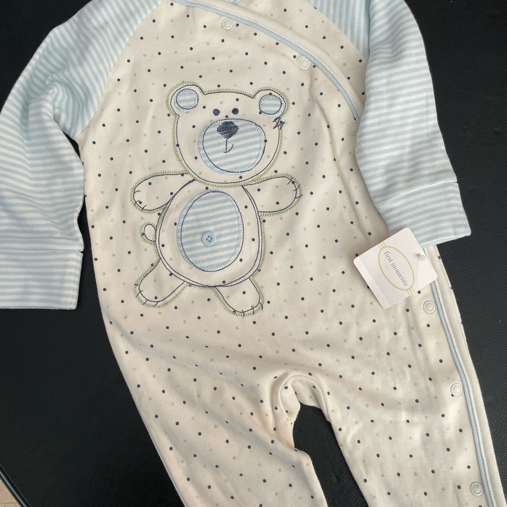 Cream and Light Blue Bear Appliqué Footed One-Piece - Unbranded